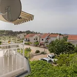 Apartment Gorgeous In With House Sea View