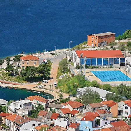 Apartment 2 Bedroom Beautiful In Sibenik