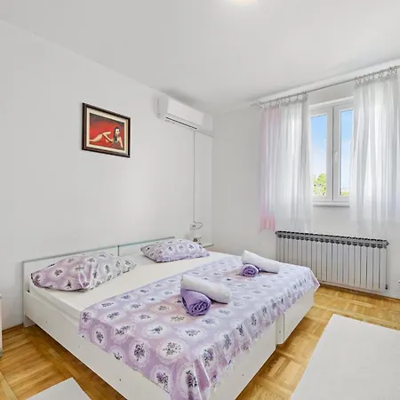 2 Bedroom Beautiful In