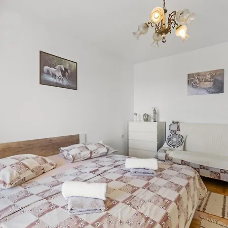 2 Bedroom Beautiful In Sibenik