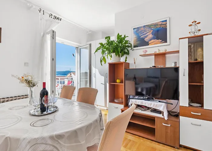 Appartement Stunning In With Wifi Šibenik